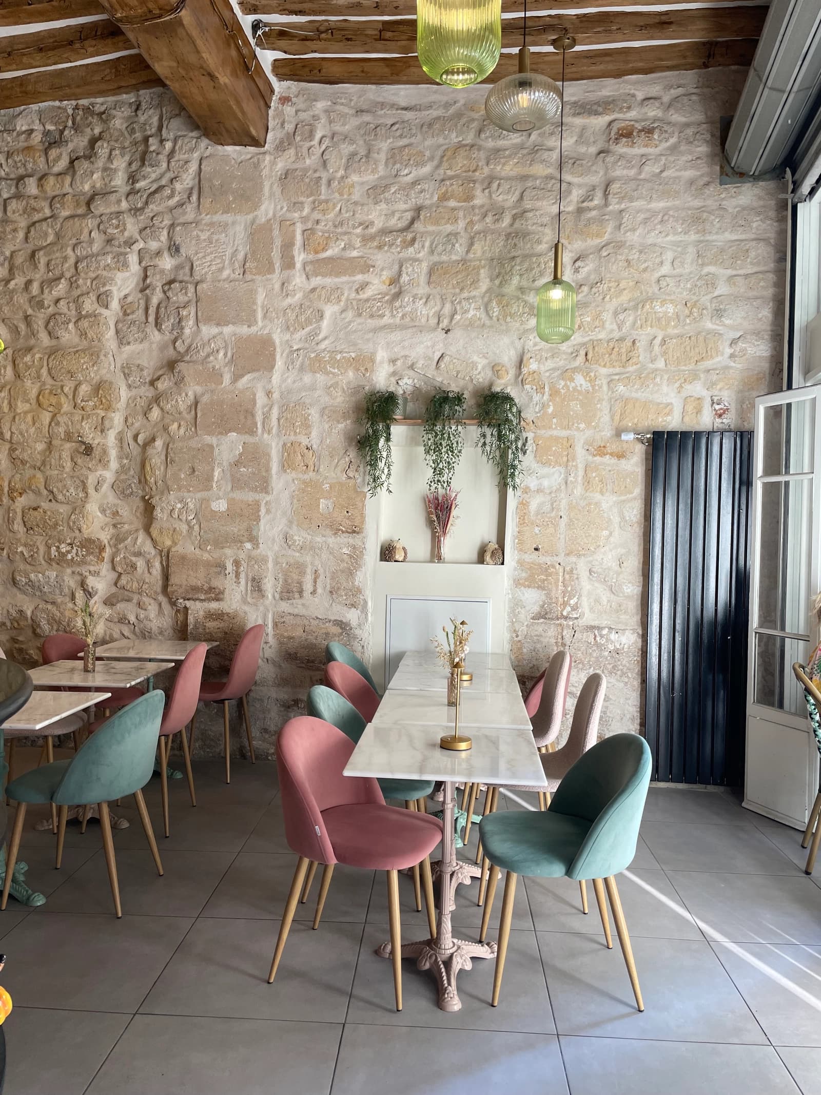 Space Cozy and authentic cafe, a stone's throw from the Pantheon - 2