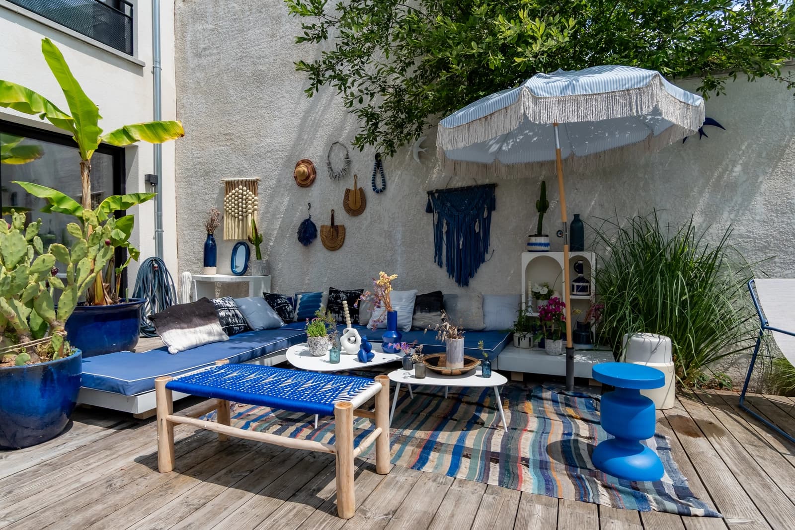 Espace Maison d'architecte moderne avec jardin et piscine près de Paris - 4