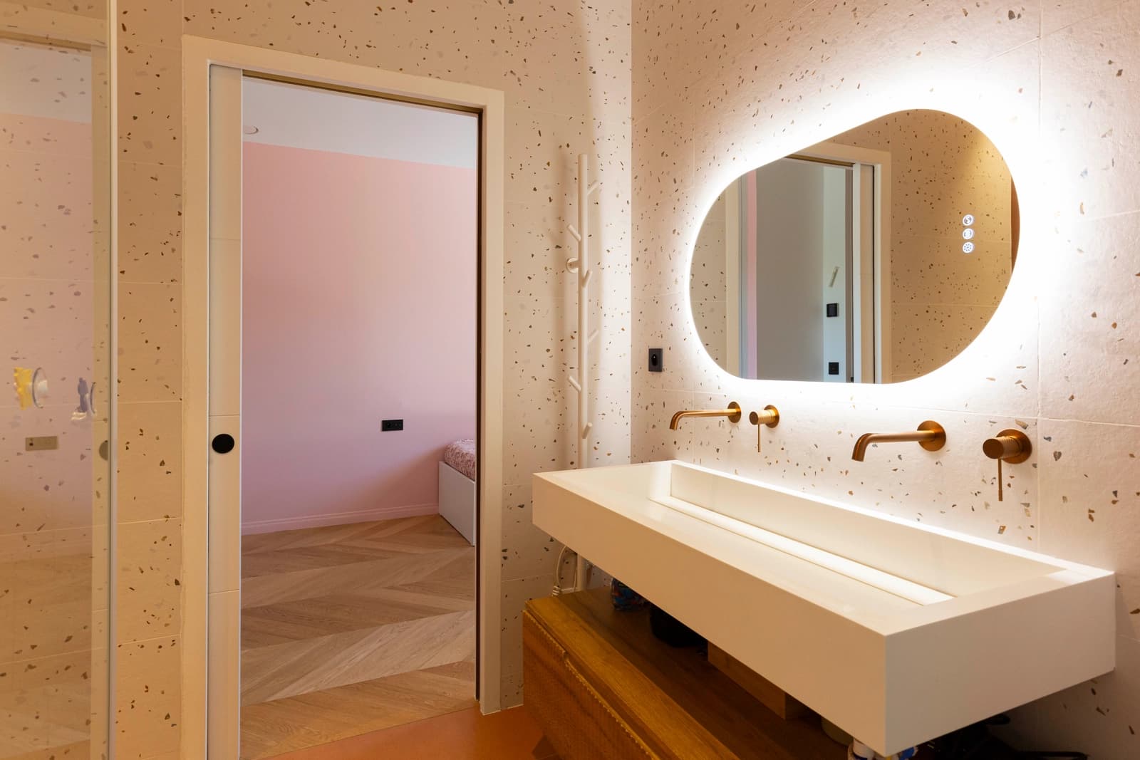 Space Contemporary architect-designed villa with mirror pool – Marseille - 2