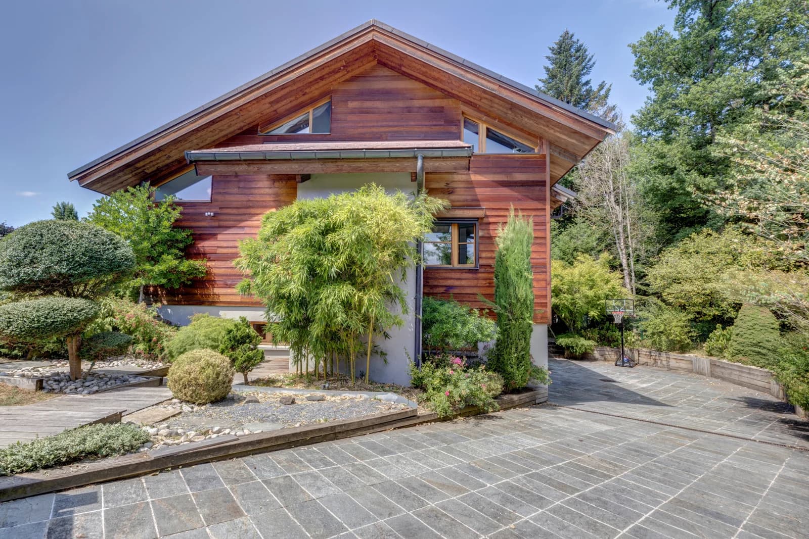 Space Bright house with garden and pool - 1