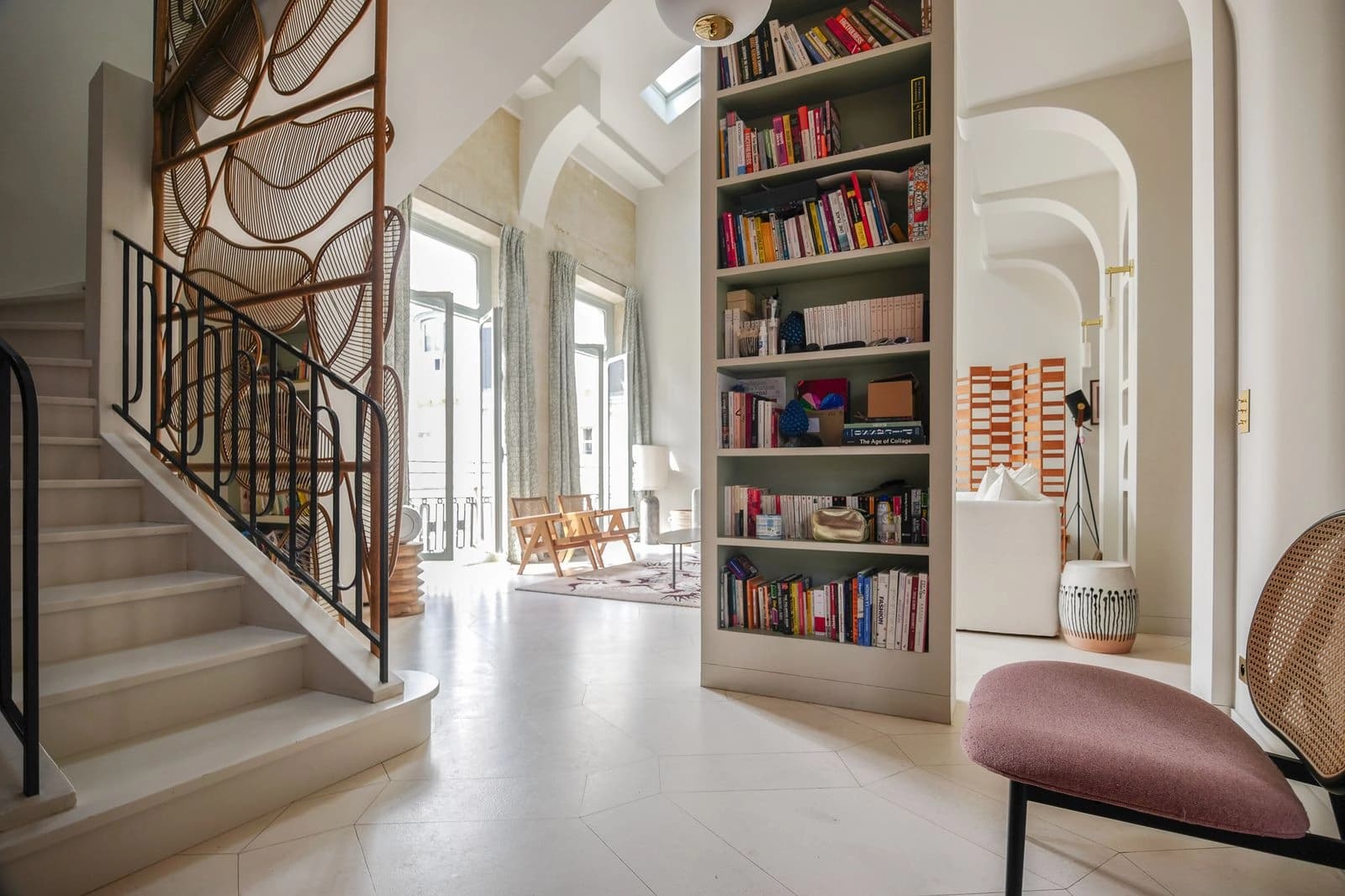 Space Apartment with high ceilings - 1