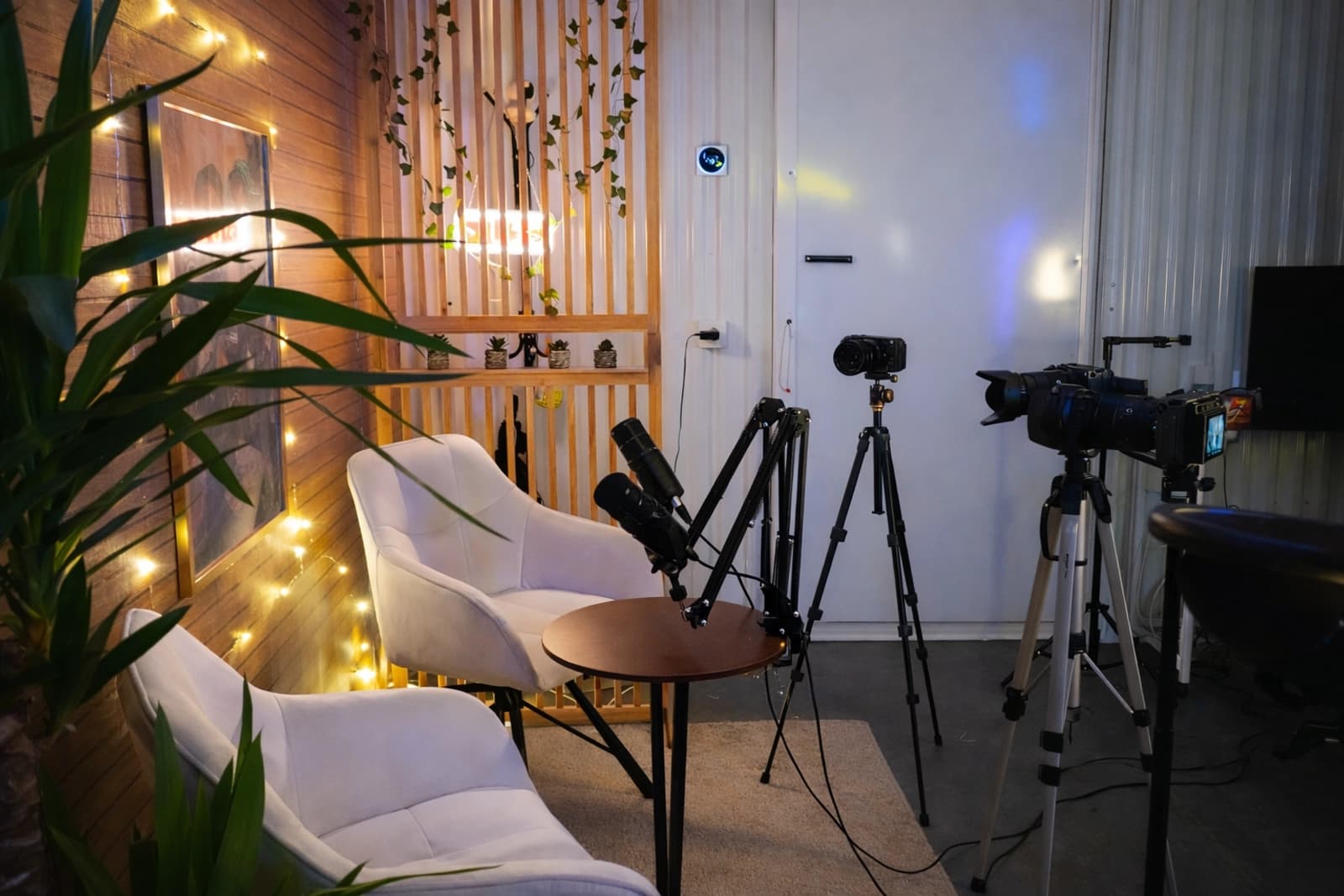Space Fully equipped podcast & video studio in Cachan - available 24 hours a day - 3