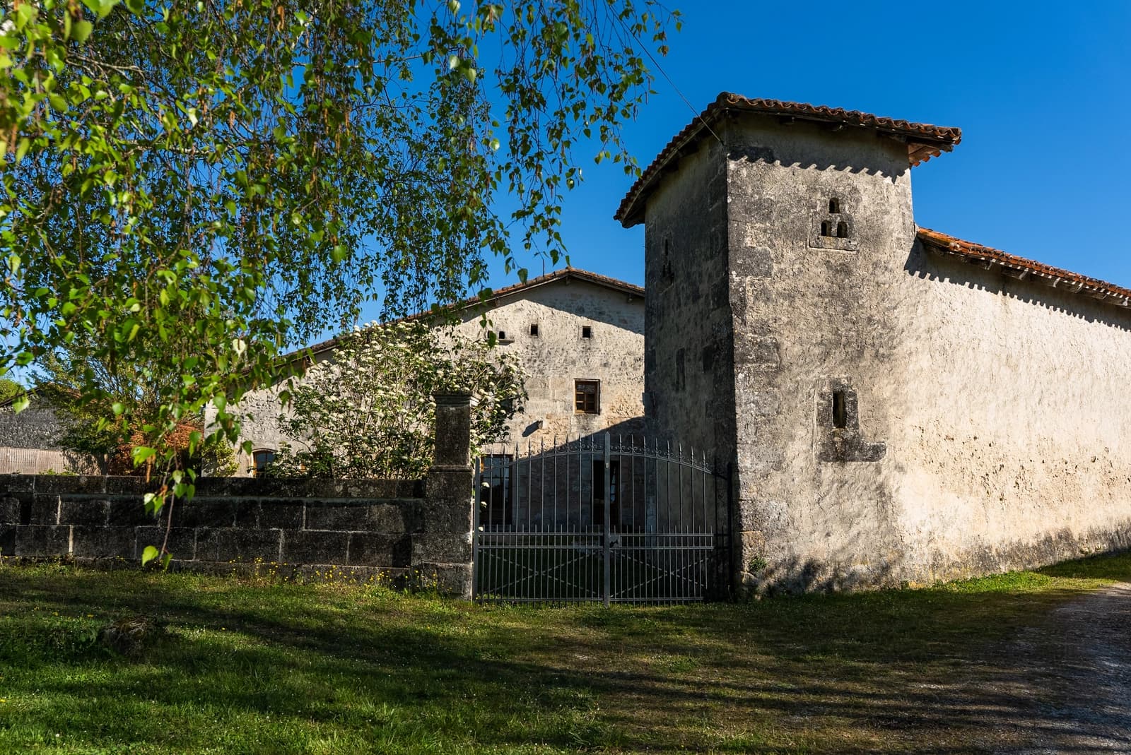 Space XVIIIth-century estate – 2.2 hectares – Pool – Cinematographic Driveway - 1