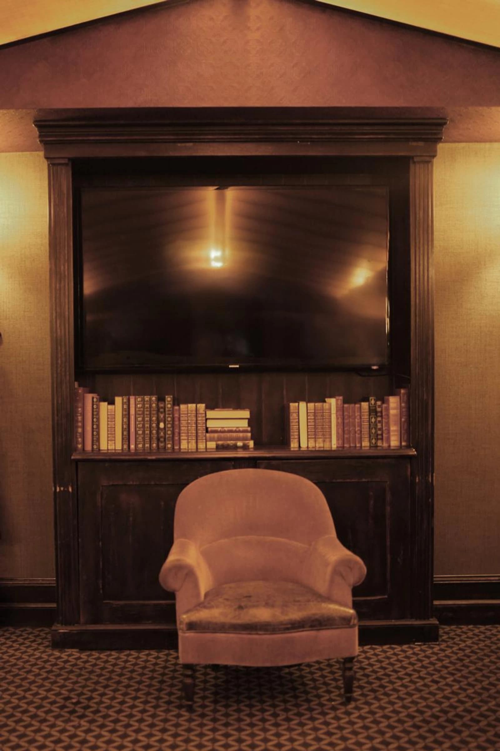 Space Speakeasy / Gentlemen club - 2