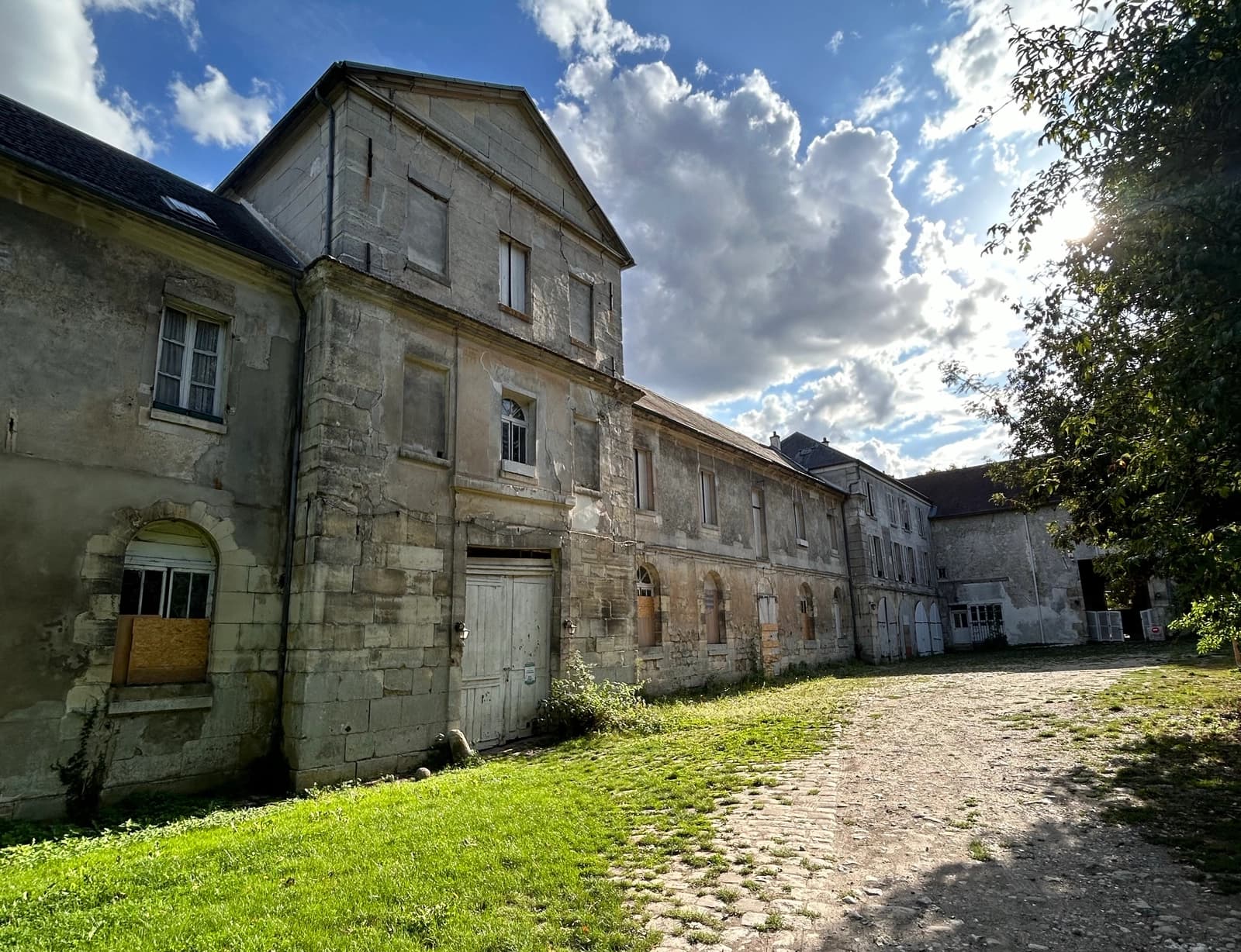 Space The Courtyard of the Stables - 0